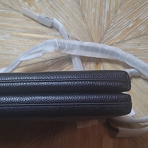 Michael Kors Jet Set Travel Bag - Picture 7 of 8